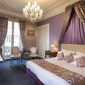 **** Hotel Claridge França